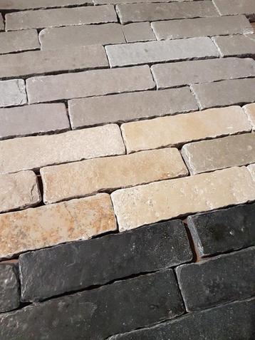 BRICKS, IJSSELSTEENTJES. ECHT NATUURSTEEN UNIEK! beschikbaar voor biedingen