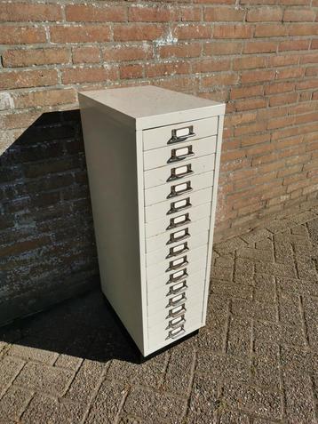 Vintage stalen ladekast ladenkast a4 archiefkast industrieel beschikbaar voor biedingen