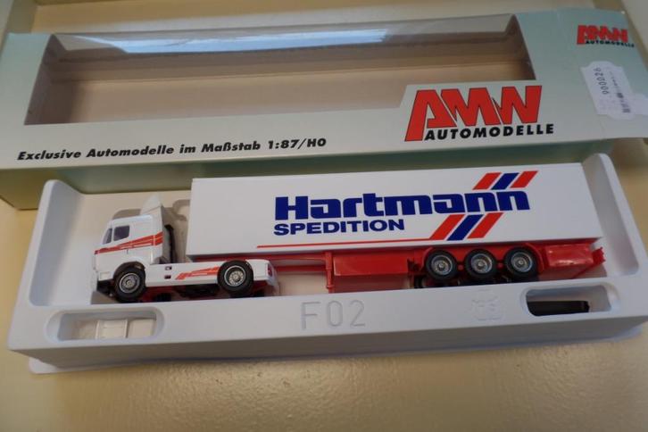 Mercedes trekker / oplegger Hartmann   (AWM), Hobby en Vrije tijd, Modelauto's | 1:87, Nieuw, Bus of Vrachtwagen, AWM, Verzenden