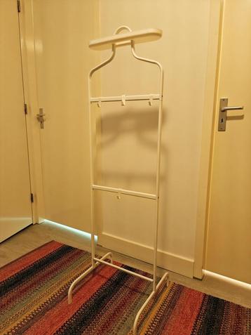 2 clothes butlers beschikbaar voor biedingen