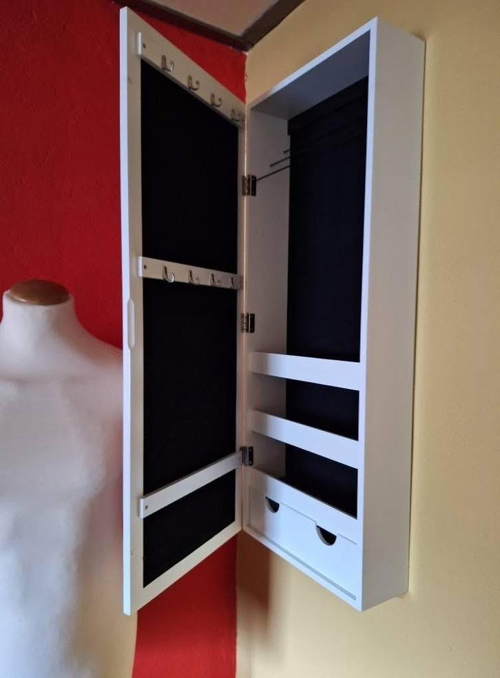 Mooie Sieradenkast met Spiegel, Huis en Inrichting, Woonaccessoires | Spiegels, Zo goed als nieuw, Minder dan 50 cm, Minder dan 100 cm