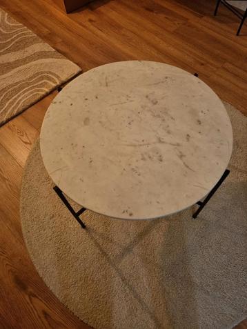 Marmeren koffietafel beschikbaar voor biedingen