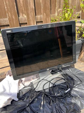 Goed functionerende monitor van het merk HP te koop. beschikbaar voor biedingen
