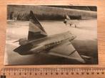 Persfoto Soesterberg 1961 komst F102 Delta Dagger Vliegtuig, Ophalen of Verzenden, Zo goed als nieuw, Kaart, Foto of Prent