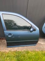 Zeer nette rechter voordeur van VW golf type 4 uit 2004, Ophalen, Rechts, Gebruikt, Volkswagen