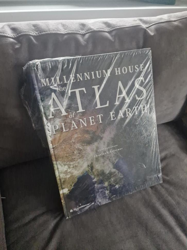 Millennium House Atlas van de Planeet Aarde - Nieuw, Boeken, Atlassen en Landkaarten, Nieuw, Overige atlassen, Wereld, Ophalen of Verzenden