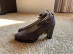 Brenda Zaro suède pumps taupe/grijs maat 38, Pumps, Brenda zaro, Ophalen of Verzenden, Zo goed als nieuw