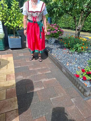 Orginele dirndl jurk beschikbaar voor biedingen
