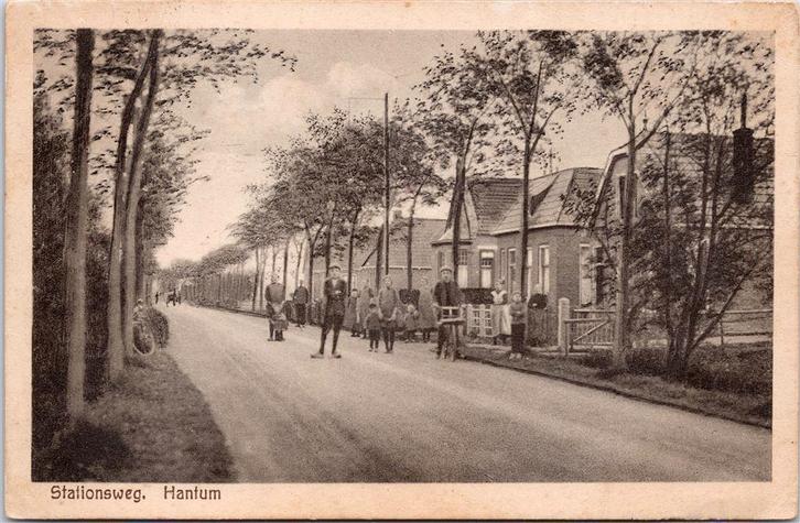 Ansicht: Hantum, Stationsweg (260118083), Verzamelen, Ansichtkaarten | Nederland, Gelopen, Friesland, Voor 1920, Verzenden