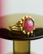 Vintage zware gouden ring met agaat 14 karaat uniek goud, Ophalen of Verzenden, Zo goed als nieuw, 17 tot 18, Met edelsteen