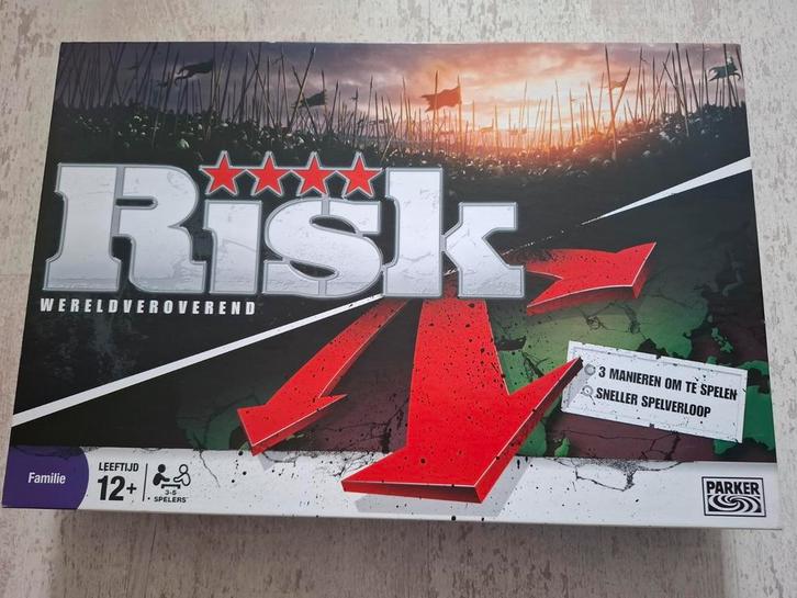 Mooi RISK WERELDVEROVEREND spel, Hobby en Vrije tijd, Gezelschapsspellen | Bordspellen, Zo goed als nieuw, Een of twee spelers