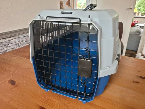 Stevig kunststoffen reisboxje, Dieren en Toebehoren, Transportboxen, Zo goed als nieuw, Ophalen