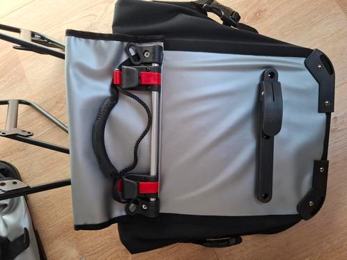 Complete tassenset Agu plus bagage-voordrager, Fietsen en Brommers, Fietsaccessoires | Fietstassen, Zo goed als nieuw, Ophalen