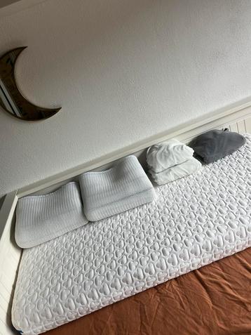 Aerosleep hoeslakens en toppers beschikbaar voor biedingen
