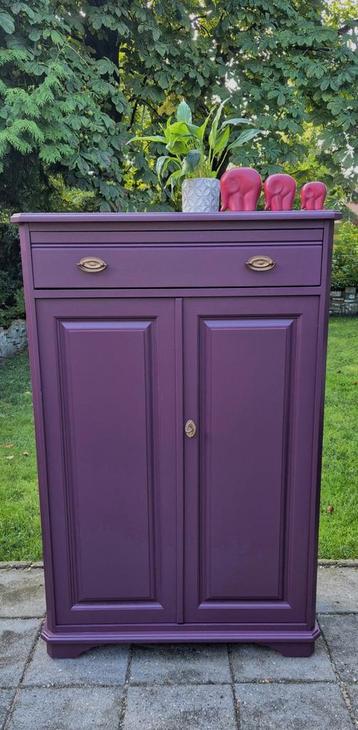 Vintage meidenkast,  kleur: Amethyst Shadow  beschikbaar voor biedingen