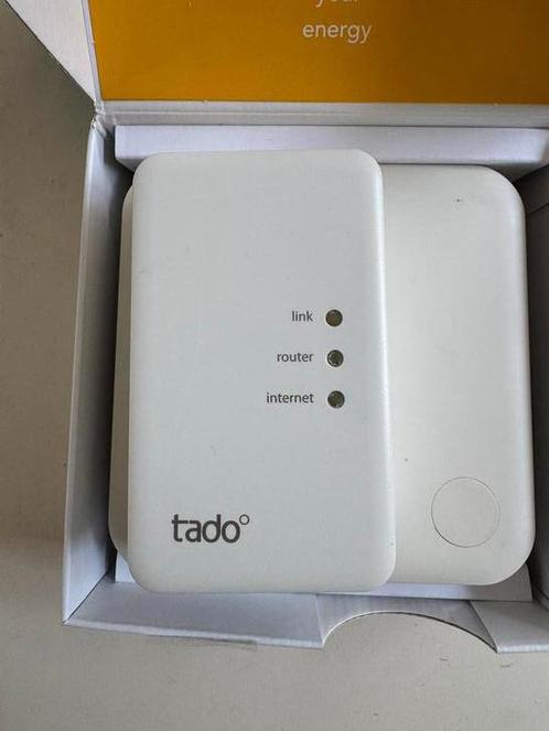 Tado Slimme Thermostaat + Bridge – gebruikt, Doe-het-zelf en Verbouw, Thermostaten, Gebruikt, Slimme thermostaat, Ophalen of Verzenden