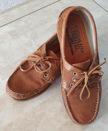 Herenschoen maat 42 (41) bootschoenen leer beschikbaar voor biedingen