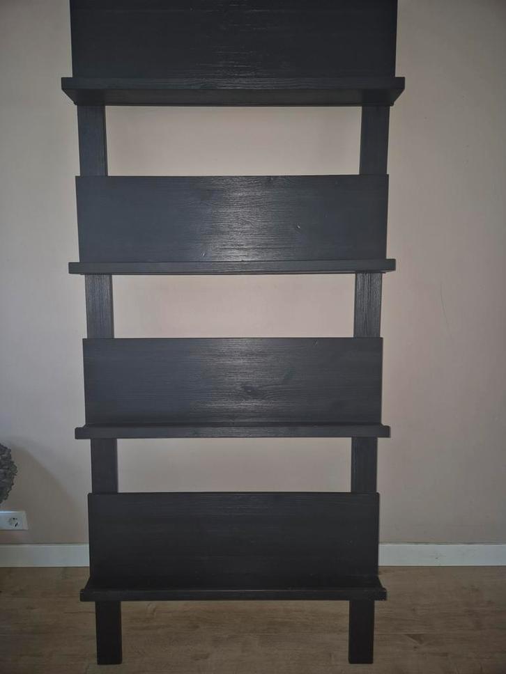 WOOOD Tijdschriftenrek - Stijlvol & Praktisch, Huis en Inrichting, Kasten | Stellingkasten, Ophalen