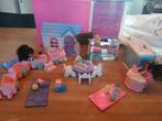 Complete creche Mattel, inclusief 3 kleine Barbies/Shelly's, Ophalen of Verzenden, Zo goed als nieuw, Barbie