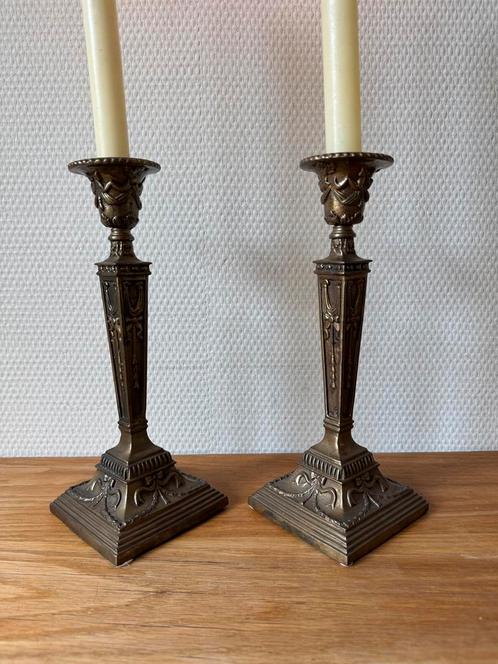 2 Antieke Kandelaren in Legering, Kaarsenhouders, Religie, Antiek en Kunst, Antiek | Kandelaars, Overige materialen, Ophalen of Verzenden