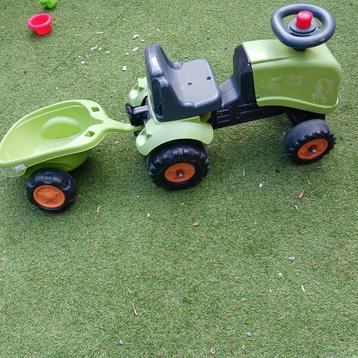 Tractor buitenspeelgoed beschikbaar voor biedingen