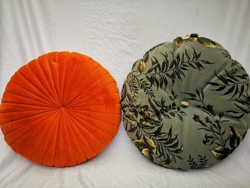 2 Handgemaakte Luxe Ronde Sierkussens zacht velvet interieur, Huis en Inrichting, Woonaccessoires | Kussens, Zo goed als nieuw