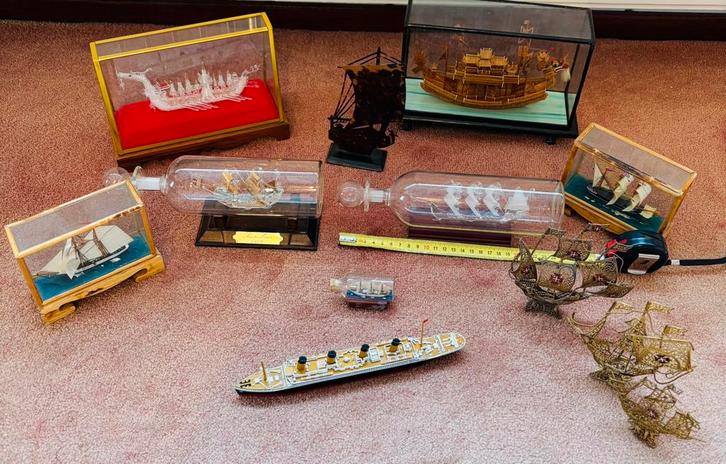 Verzameling scheepjes bootjes Glas/hout/Hoorn/ messing, Verzamelen, Scheepvaart, Gebruikt, Ophalen of Verzenden