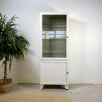 Vintage stalen dokterskast met twee deuren, Ophalen, Gebruikt