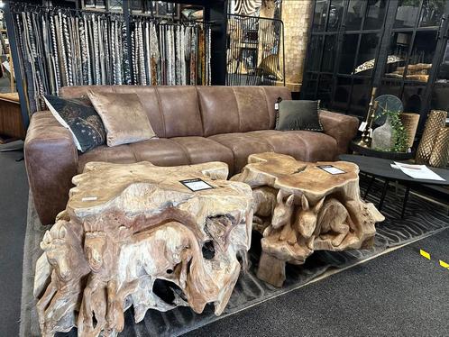 Ronde unieke boomstam salontafel met houtsnijwerk uniek, Huis en Inrichting, Tafels | Salontafels, Zo goed als nieuw, Ophalen of Verzenden