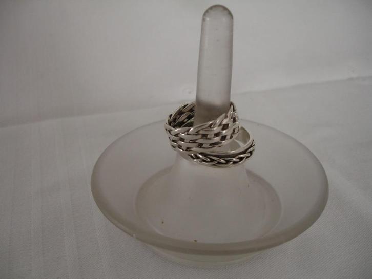 ﻿PUNTGAAF ANTIEK RINGEN BAKJE STANDAARD DUST GLAS - wvq, Antiek en Kunst, Antiek | Glas en Kristal, Verzenden