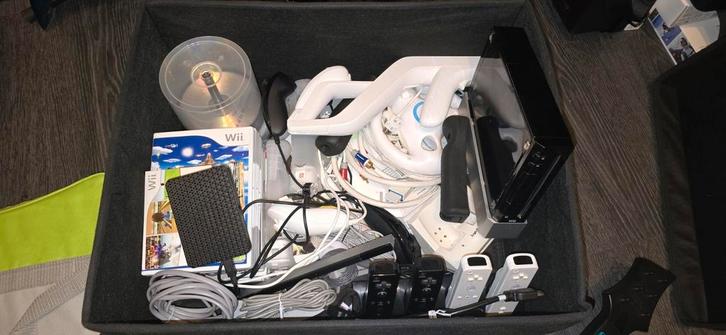 Nintendo Wii, Spelcomputers en Games, Spelcomputers | Nintendo Wii, Gebruikt, Met 3 controllers of meer, Met games, Met Balance Board