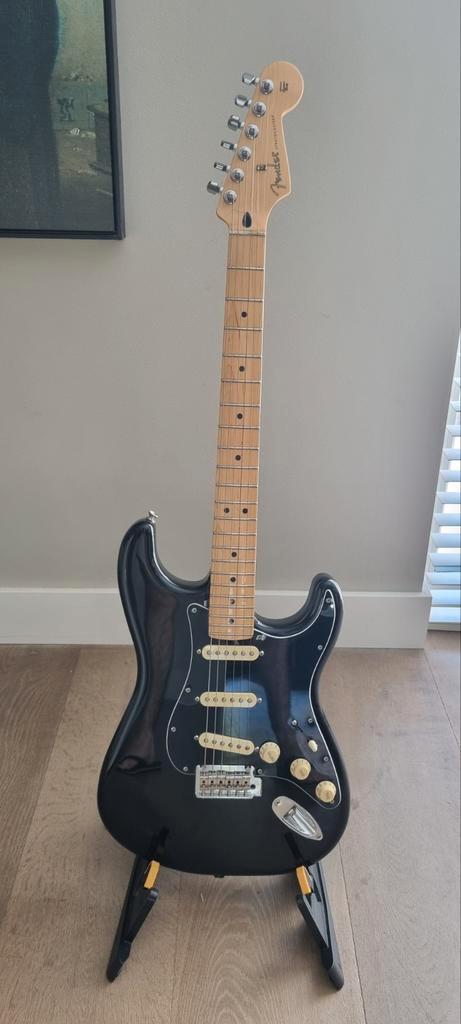 Fender Stratocaster Black, Muziek en Instrumenten, Snaarinstrumenten | Gitaren | Elektrisch, Zo goed als nieuw, Solid body, Fender