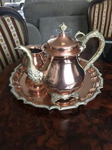 rood koperen koffiesetje voor de sier beschikbaar voor biedingen