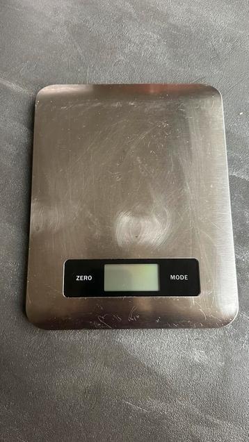 Keukenweegschaal beschikbaar voor biedingen