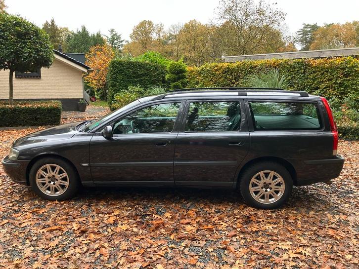 Volvo V70 2.4 140PK AUT 2001 Grijs, Auto's, Volvo, Particulier, V70, ABS, Airbags, Airconditioning, Alarm, Apple Carplay, Bluetooth