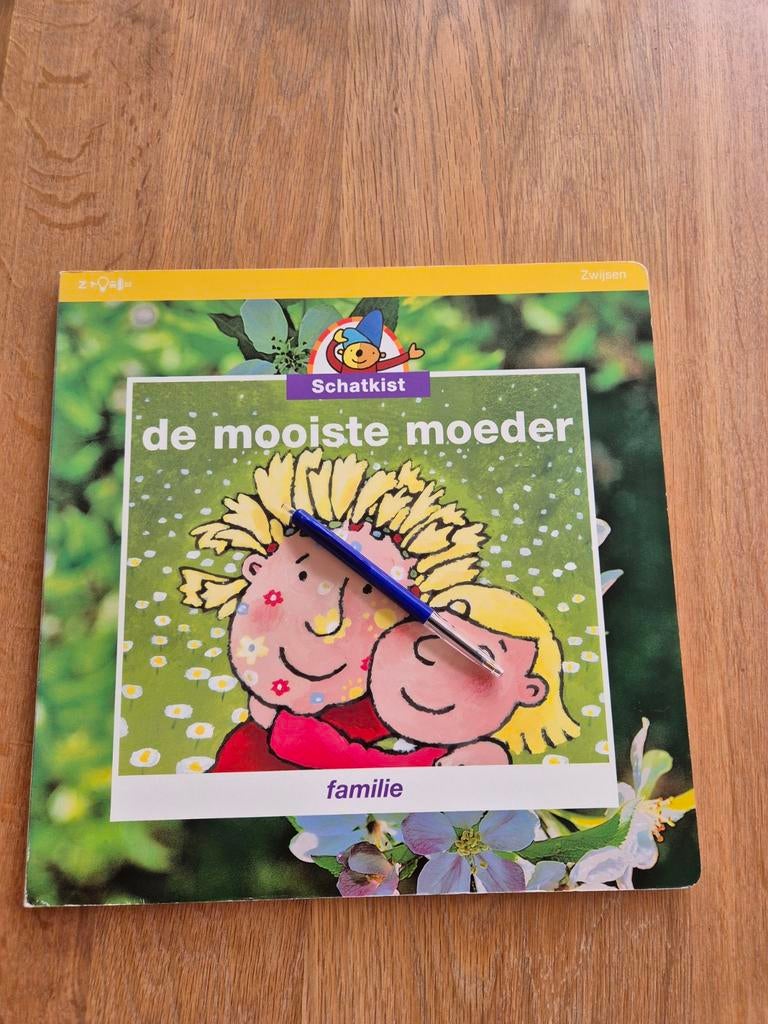 SCHATKIST REUZENBOEK FAMILIE, Ophalen of Verzenden, Zo goed als nieuw, Overige niveaus, Nederlands