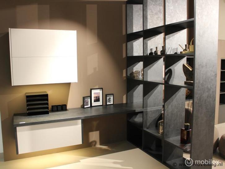 Online Veiling: Brigitte wandmeubel - roomdivider, Huis en Inrichting, Kasten | Overige