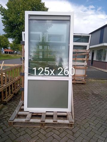 Kunststof raamkozijn gratis  beschikbaar voor biedingen