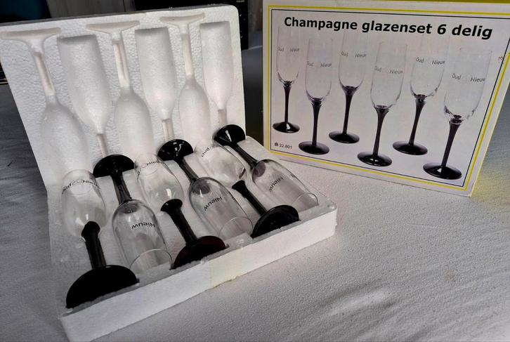 Champagneglazen Oud & Nieuw, Verzamelen, Glas en Borrelglaasjes, Gebruikt, Overige typen, Ophalen of Verzenden