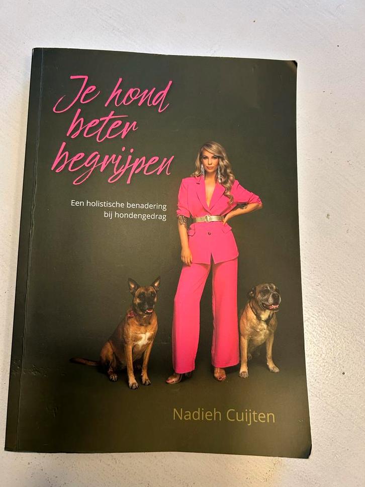 Nadieh Cuijten - Je hond beter begrijpen, Boeken, Dieren en Huisdieren, Zo goed als nieuw, Honden, Ophalen of Verzenden
