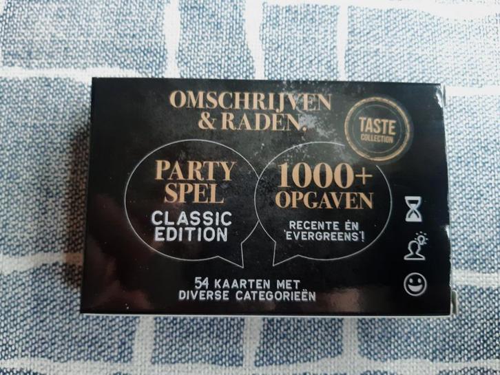 Party spel Classic edition *NIEUW*, Hobby en Vrije tijd, Gezelschapsspellen | Kaartspellen, Nieuw, Een of twee spelers, Drie of vier spelers