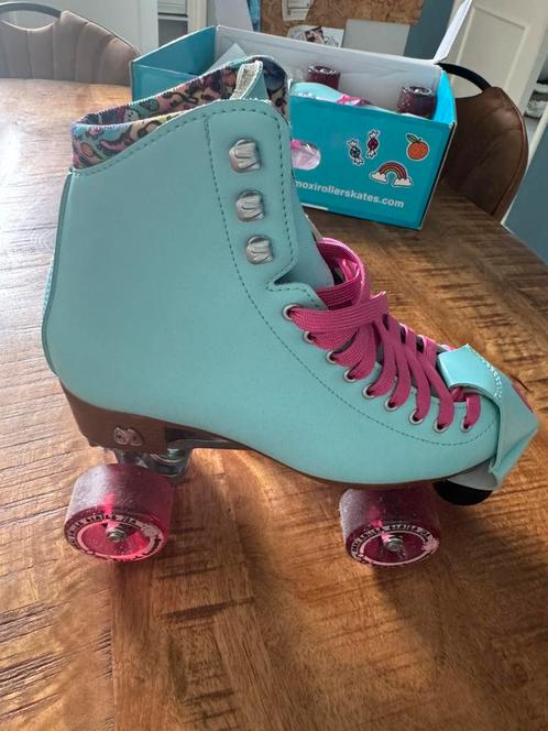 Te koop: nagenoeg nieuw moxi skates beach bunny, Kinderen en Baby's, Speelgoed | Buiten | Rolschaatsen, Zo goed als nieuw, Dames