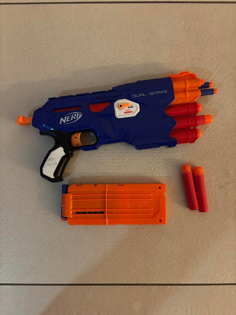 Nerf Dual Strike met Mega Darts en Elite Darts, Ophalen of Verzenden, Gebruikt, Jongen of Meisje