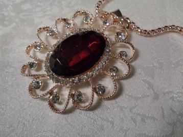 goudkl ketting met hanger met rode steen en kristal nr k 570 beschikbaar voor biedingen