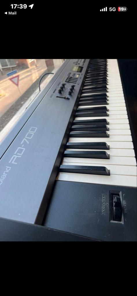 Roland RD-700 Stage Piano - 88 Toetsen, Muziek en Instrumenten, Keyboards, Gebruikt, 88 toetsen, Roland, Aanslaggevoelig, Ophalen