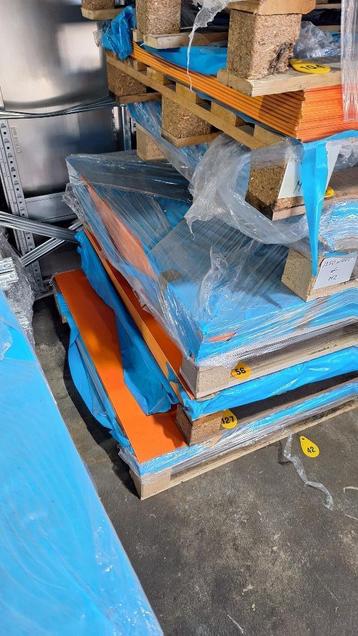 Partijen Polystyreen kunststof platen 2.5 /3/4/6/7 mm beschikbaar voor biedingen