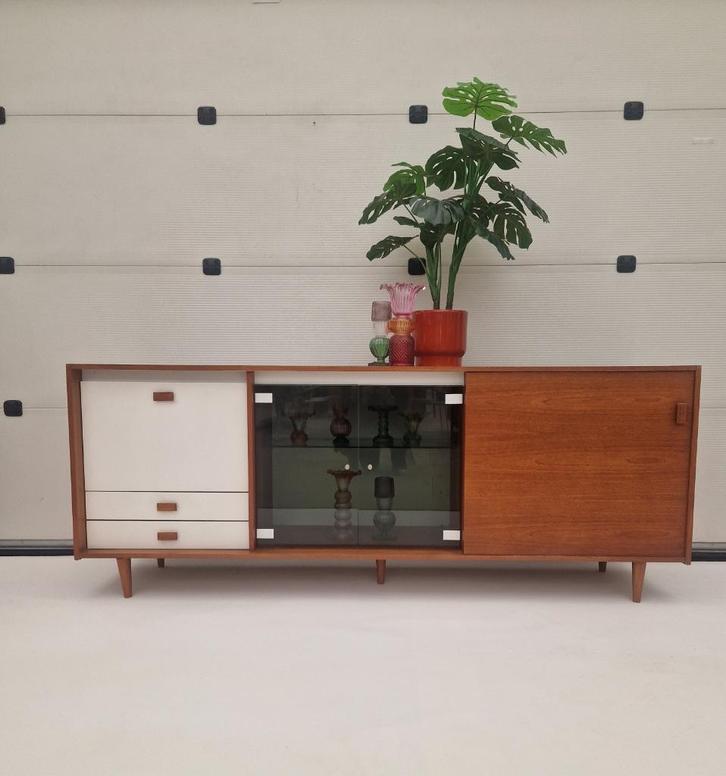 Vintage wandkast met witte klepkast, 214cm, Huis en Inrichting, Kasten | Dressoirs, Gebruikt, 200 cm of meer, 25 tot 50 cm, Met lade(s)