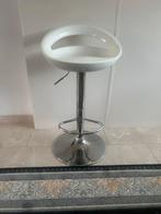 Moderne witte barkruk, Kunststof, In hoogte verstelbaar, 60 tot 90 cm, Ophalen of Verzenden