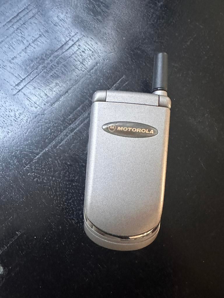 Motorola v serie, Ophalen, Zo goed als nieuw, 6 megapixel of meer, Zwart