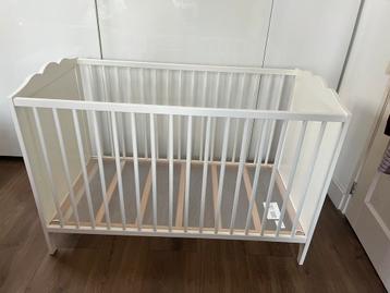 Ikea HENSKVIK ledikant beschikbaar voor biedingen